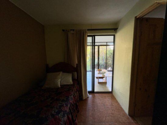 Se vende espaciosa casa con patio en Carrizal de Alajuela 25-1465 en Carrizal, Alajuela — $295,000
