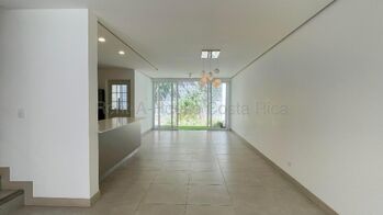 Se alquila casa en San Rafael Escazú 26-2145 en San Rafael, Escazú, San José — $2,300 - Foto 4 de 22