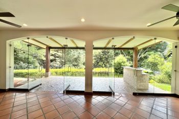 Alquiler de casa en residencial cerrado en Guachipelín de Escazú en San Rafael, Escazú, San José — $4,000 - Foto 3 de 47