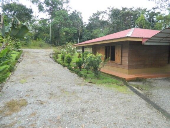 Se vende propiedad con 10,000m2 de lote en San Isidro Heredia 23-3548 en San Isidro, Heredia — $600,000