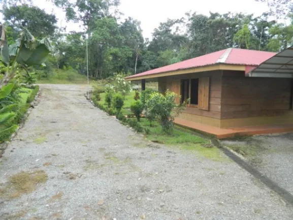 Se vende propiedad con 10,000m2 de lote en San Isidro Heredia 23-3548 in San Isidro, Heredia — $600,000
