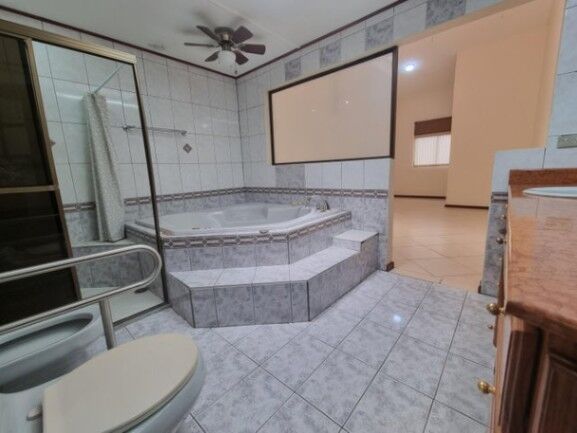 Venta de Casa en Granadilla de Curridabat. RAH 26-266 PRECIO REBAJADO in Granadilla, Curridabat, San José — $600,000