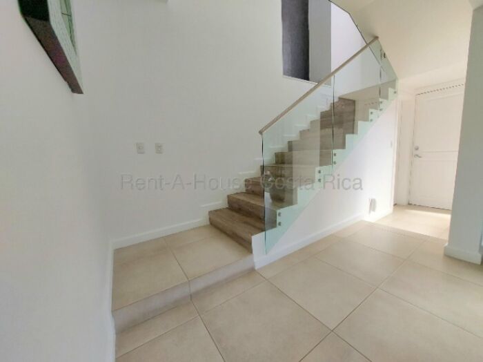 Casa remodelada en Lindora, Santa Ana 26-1497  in Pozos, Santa Ana, San José — $265,000