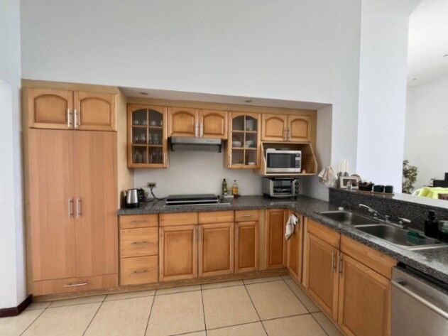 APARTAMENTO EN VENTA EN SANTA ANA en Santa Ana, San José — $230,000