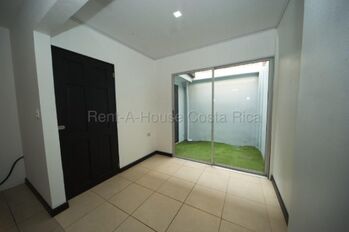 Se vende casa en San Pablo Heredia 26-1655 in San Pablo, Heredia — $110,000 - Photo 4 of 24