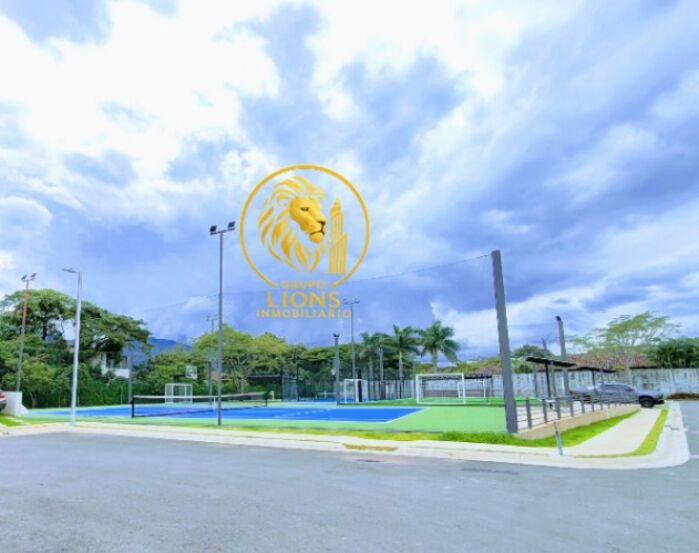 Venta de Preciosa Casa en Privilegiado Condominio Lindora Village, Santa Ana  in Santa Ana, San José — ₡ 224 500 000