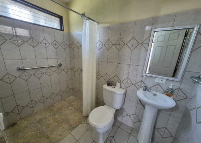 Casa de 3 cuartos en Villa Nueva, Perez Zeledon, Costa Rica. en Río Nuevo, Pérez Zeledón, San José — $89,999