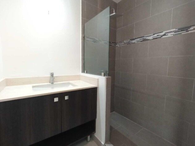 Apartamento en Pinares con balcón y ubicación privilegiada #26-664 GS in Granadilla, Curridabat, San José — $1,100