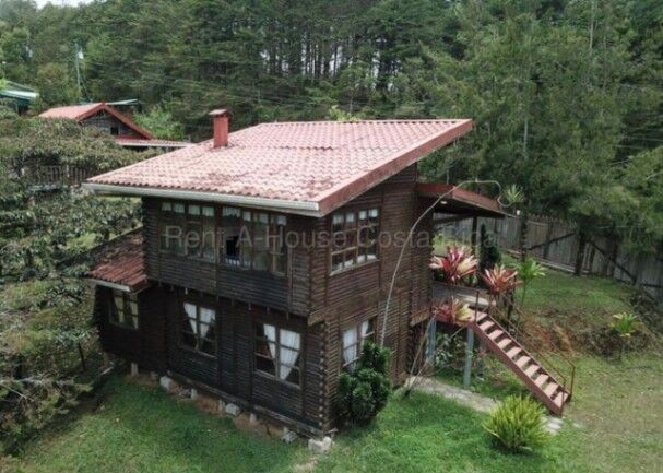 Hermosa cabaña de montaña en venta-Relajación y naturaleza  en San Isidro, El Guarco, Cartago — ₡ 53 000 000