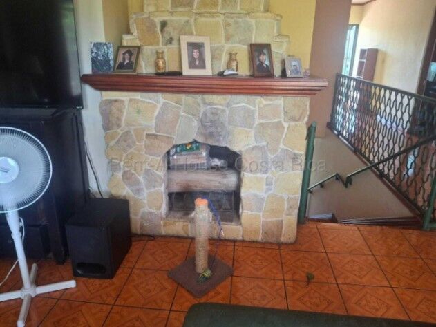 VENDO CASA EN DESAMPARADOS, SAN RAFAEL ARRIBA. en San Rafael Arriba, Desamparados, San José — ₡ 120 000 000