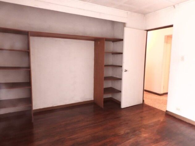 VENDO CASA EN CURRIDABAT. USO DE SUELO MIXTO en Curridabat, San José — ₡ 80 000 000