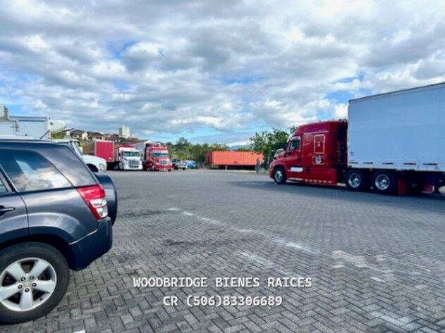 Bodega en alquiler Heredia Barreal $12.384 /826 mt./patio grande en Heredia — $12,384