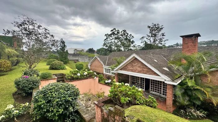 Venta casa de 1 planta con amplio jardín, Tres Ríos, Cartago (AD) in San Juan, La Unión, Cartago — $525,000
