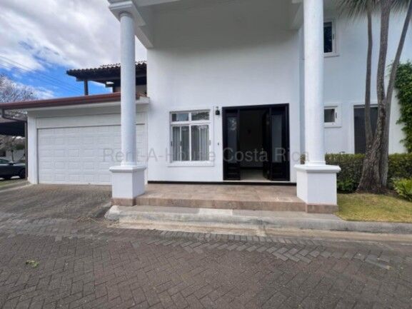 SE VENDE CASA DE LUJO SANTA ANA  in Pozos, Santa Ana, San José — $695,000