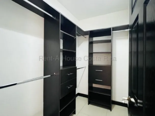 Venta de Casa en Ulloa-Heredia. RAH 26-2246 en Ulloa, Heredia — ₡ 108 000 000 - Foto 3 de 18