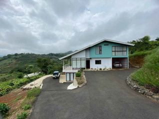Casa tipo chalet en San Ramón con vistas a las montañas in Piedades Norte, San Ramón, Alajuela — $225,000 - Photo 2 of 31