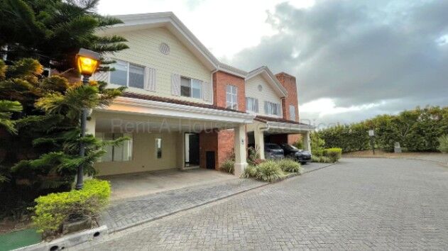 VENTA DE HERMOSA CASA EN SAN ANTONIO DE ESCAZÚ. in San Antonio, Escazú, San José — $230,000