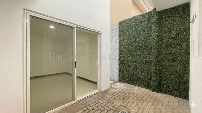 Casa en condominio con cómodas amenidades en Escazú #26-1761 GS en San Antonio, Escazú, San José — $230,000