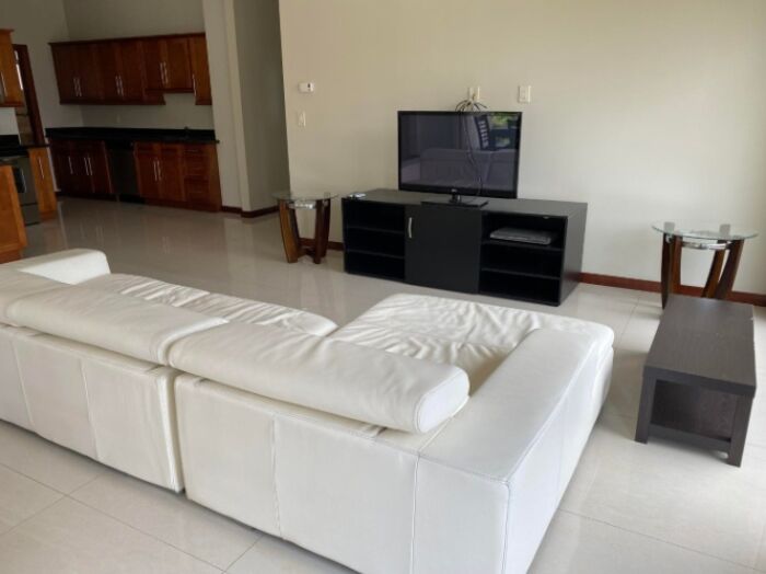 Apartamento en San Rafael de Escazú, amoblado en alquiler en San Rafael, Escazú, San José — $2,300