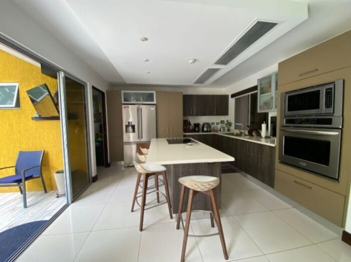 Venta de Estupenda Casa en Santa Ana / Mls. 24-652 OFC JB in Santa Ana, San José — $335,000