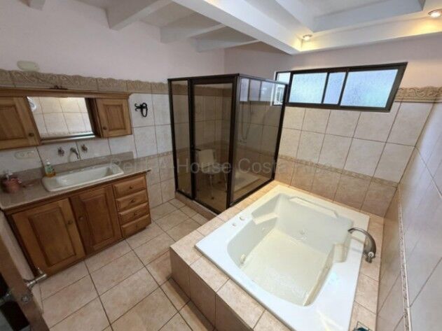Venta de Casa de Lujo en ALTAMONTE-Curridabat. RAH 26-2159 in Granadilla, Curridabat, San José — $700,000