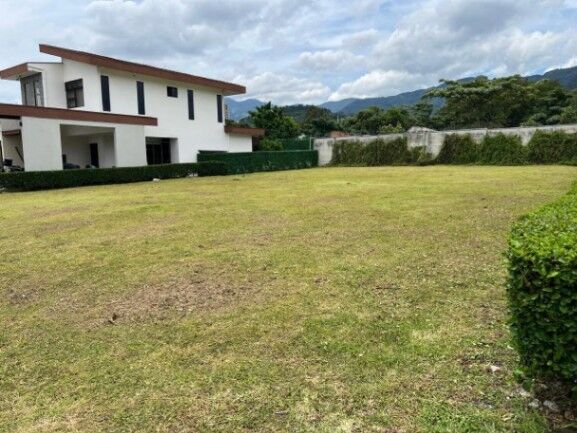 Se vende lote de 651m2 en condominio de Uruca Santa Ana 25-514 in Uruca, Santa Ana, San José — $245,000
