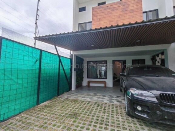 MLS-25-992 KQ VENTA CASA NUEVA MORAVIA SAN JOSE CONTACTENOS AL # 88987222 en San Jerónimo, Moravia, San José — $198,500