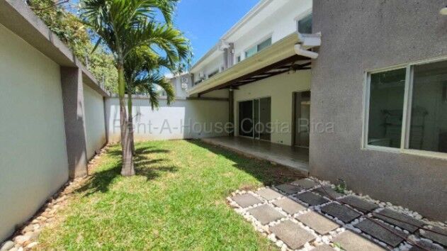 Venta de Hermosa Casa de Lujo en Santa Ana 26-1706 in Piedades, Santa Ana, San José — $360,000