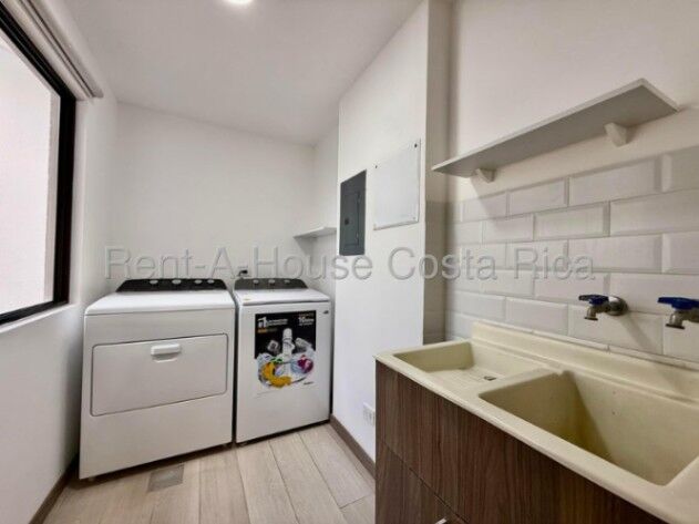 Alquiler de Casa en San Antonio de Escazú. RAH 26-1474 in San Antonio, Escazú, San José — $1,700