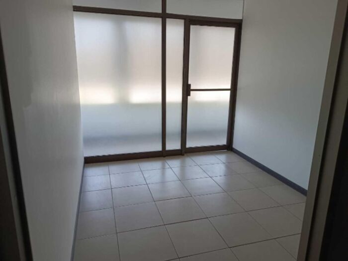 Alquiler de Practica Oficina en Escazú / Mls. 23-2993 OFC JB en Escazú, San José — $2,960