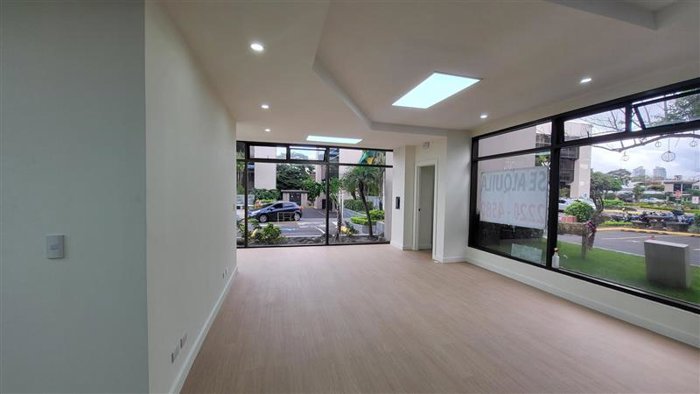 Local de oficina de 120.83 m2 con alta rentabilidad en Sabana Sur en Mata Redonda, San José — $360,000 - Foto 2 de 5