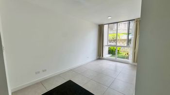 Venta Apartamento Primer Piso Línea Blanca y Jardín en Curridabat in Granadilla, Curridabat, San José — $160,000 - Photo 5 of 38