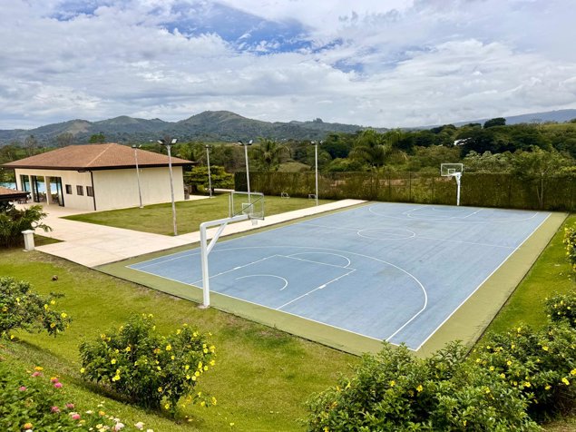 Turnkey 3BR Condo for Sale in El Canal, Grecia en Grecia, Alajuela — $299,990 - Foto 3 de 65