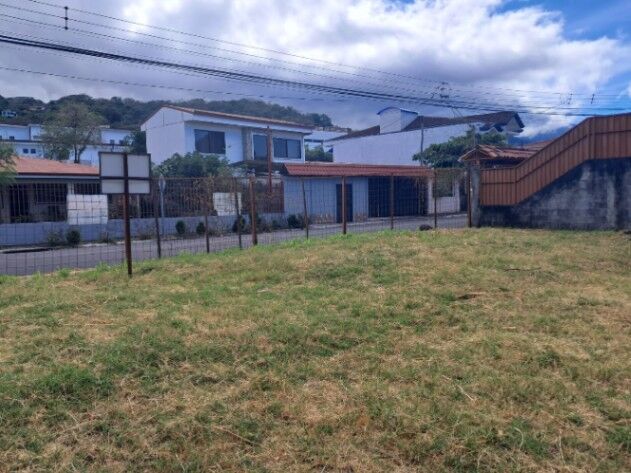 VENTA DE LOTE PLANO EN SANTA ANA POZOS in Pozos, Santa Ana, San José — ₡ 100 000