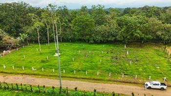 Lotes en 30 millones de Colones con Vista al Volcán in La Fortuna, San Carlos, Alajuela — 30 000 000 ₡ - Photo 3 of 7