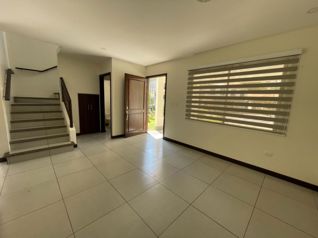 Vendo casa  en condominio La Floresta Concepcion de Tres Ríos en Concepción, La Unión, Cartago — 155 000 000 ₡ - Foto 3 de 9