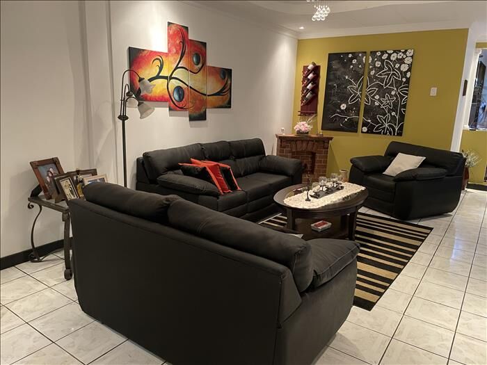 Casa y apto Jardines de Tibás 232 m2 terreno y construcc. in Anselmo Llorente, Tibás, San José — ₡ 125 000 000