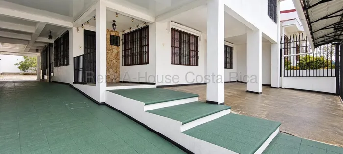 Property for Sale with 5 Apartments in Barrio Los Sauces, San Francisco Dos Ríos. RAH 27-809 in San Francisco de Dos Ríos, San José — ₡ 320 000 000 - Photo 3 of 13