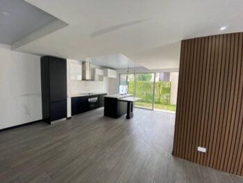 Se vende moderna casa con patio en Brasil Santa Ana 25-215 en Brasil, Santa Ana, San José — $271,000 - Foto 4 de 22