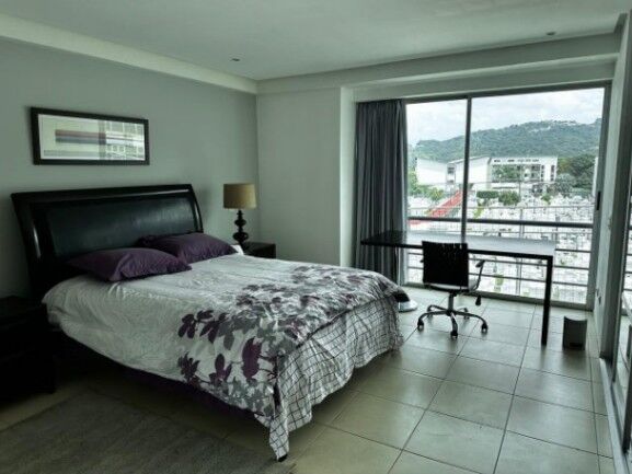 Se alquila moderno apartamento en condominio de Santa Ana 26-770 in Santa Ana, San José — $1,100