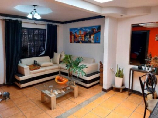 Hermosa propiedad llena de naturaleza en San Rafael de Escazú en San Rafael, Escazú, San José — $153,000
