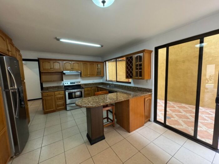 CASA EN VENTA, BELEN HEREDIA, US$250.000 Cod#25-1028 en San Antonio, Belén, Heredia — $250,000