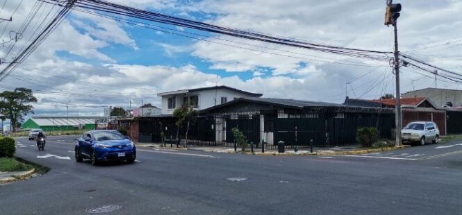 CASA EN VENTA, TIBÁS SAN JOSÉ, Cod#23-2879 en San Juan, Tibás, San José — ₡ 167 000 000