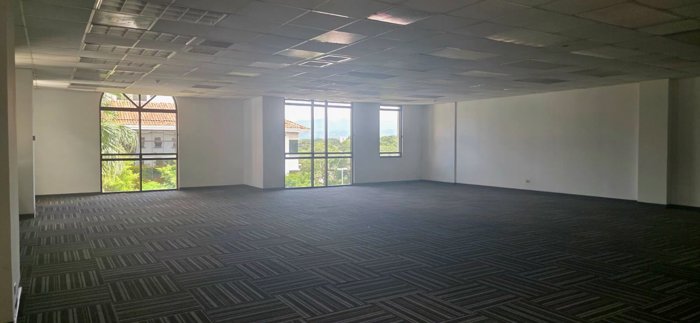 ALQUILER DE OFICINA, SAN JOSÉ, SANTA ANA, PARQUE EMPRESARIAL FORUM 1 en Santa Ana, San José — $2,720