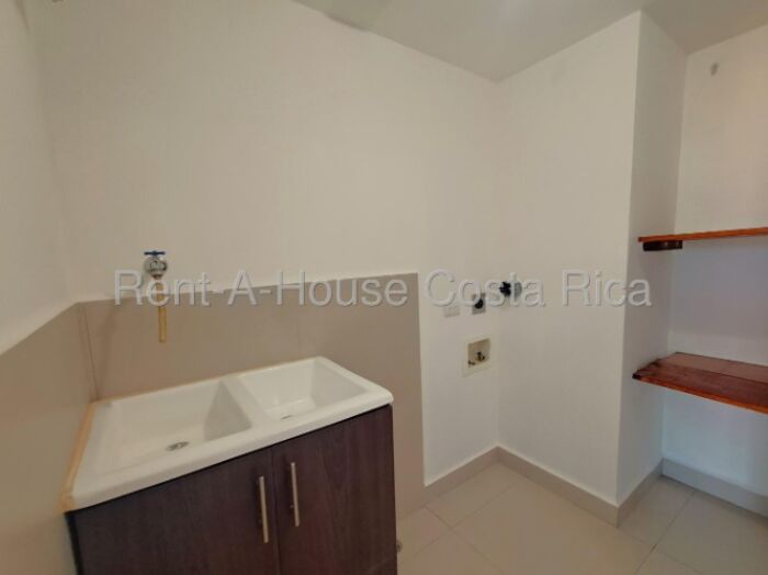 Se alquila amplio apartamento en San Pablo Heredia 26-1427 in San Pablo, Heredia — $1,100