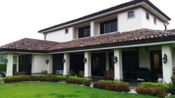 Bella Mansión en Condominio de Lujo Alajuela en San Antonio, Belén, Heredia — $595,000 - Foto 3 de 13