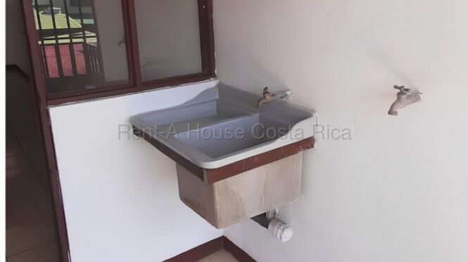 Venta de Edificio en La Trinidad, Alajuela. RAH 26-2276 en Alajuela — $1,050,000