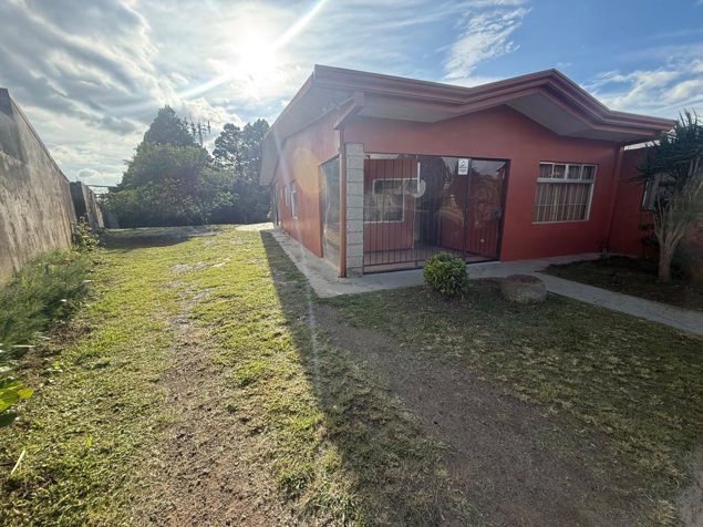 Linda casa en San Isidro de Heredia (San Francisco) 579 mtrs2 in San Isidro, Heredia — ₡ 110 000 000
