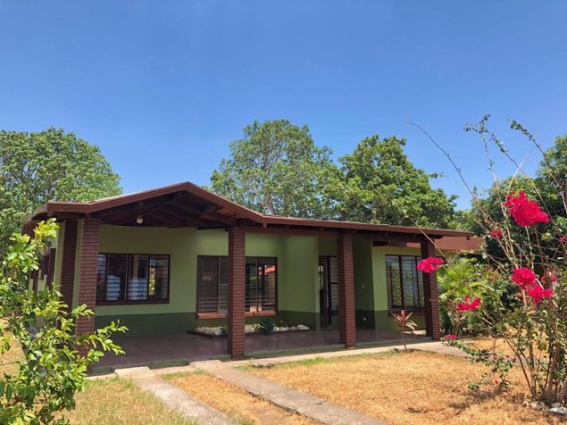 VENTA DE CASA, PUNTARENAS, ESPARZA en Espíritu Santo, Esparza, Puntarenas — ₡ 115 000 000