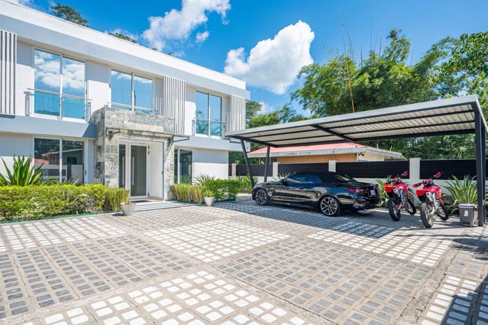 Villa moderna de lujo de 8 dormitorios en Jacó, Costa Rica in Jacó, Garabito, Puntarenas — $1,200,000 - Photo 2 of 25